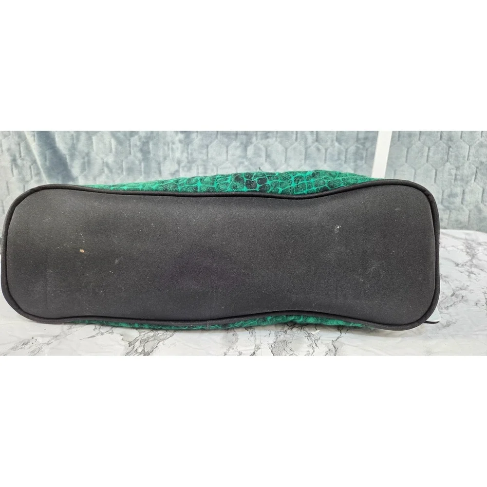 Donna Sharp Handbag Purse Quilted‎ Green Zippered Closure